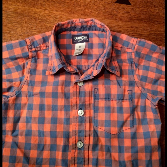 Oshkosh B'gosh boys button down shirt. - Picture 2 of 7