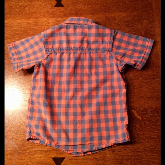 Oshkosh B'gosh boys button down shirt. - Picture 3 of 7