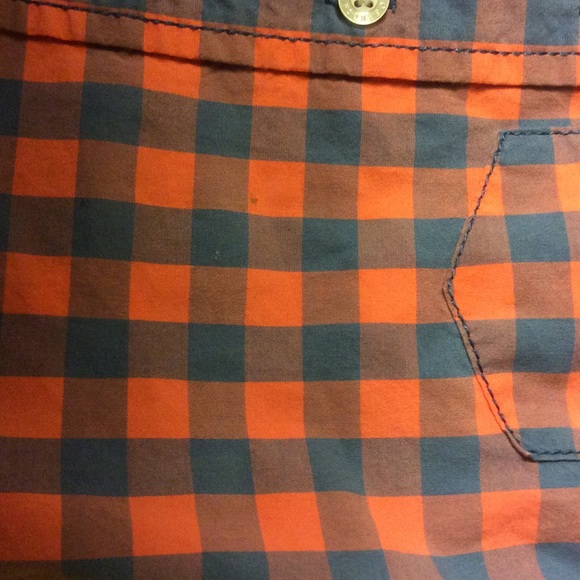 Oshkosh B'gosh boys button down shirt. - Picture 6 of 7