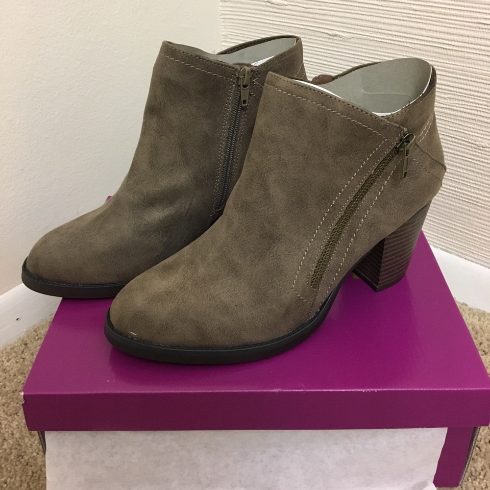 NEW! Taupe Boots