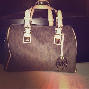 Micheal Kors Signature Grayson