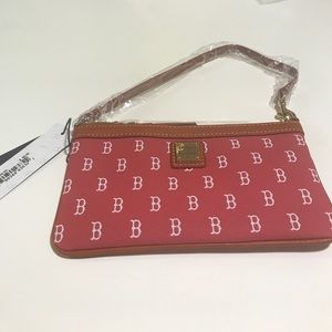 🌸 Dooney & Bourke Shoulder/Wristlet bag