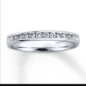 Diamond band (10k white gold)