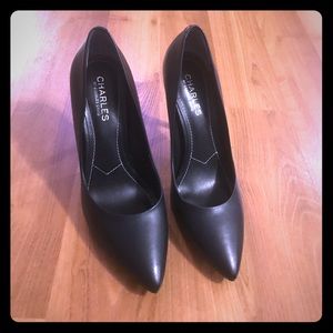Charles David black pumps
