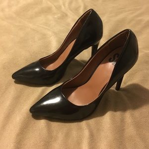 SM New York black high heels size 6.5