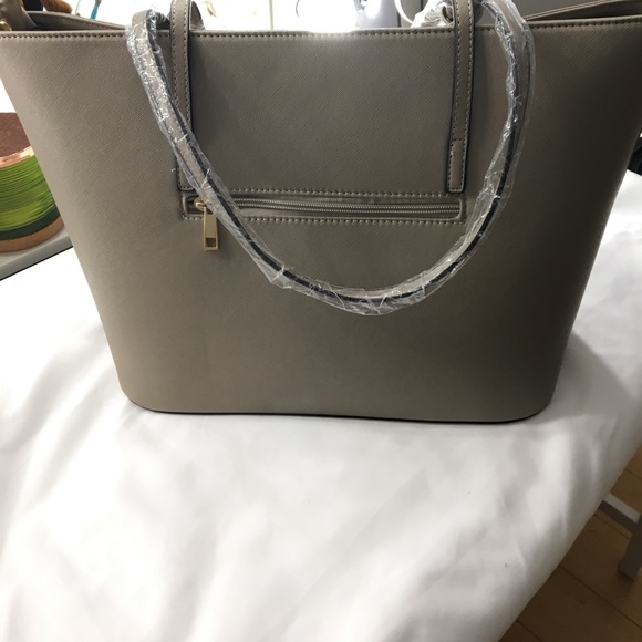 Tote Nude with Gray Undertone - Picture 2 of 6