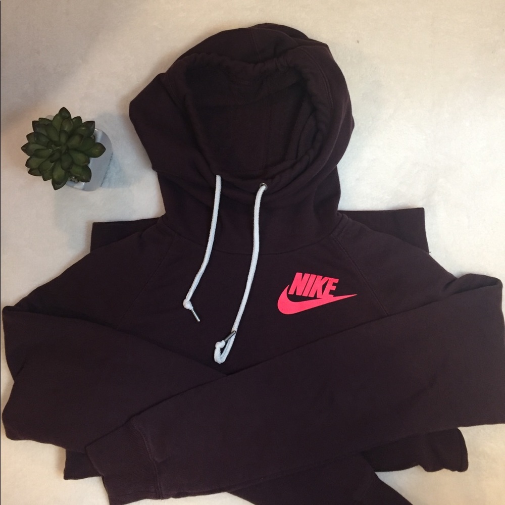 Nike maroon funnel neck hoodie.