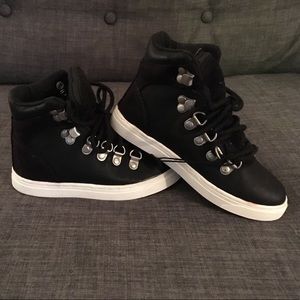 Boys Zara black sneaker
