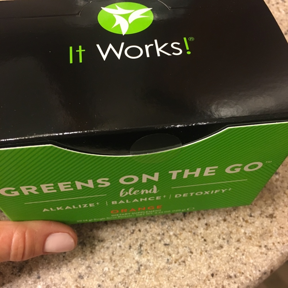 It Works Greens on the go. Orange flavor. NIB