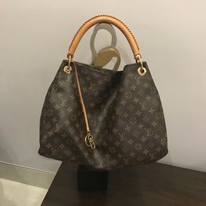 Authentic LOUIS VUITTON ARTSYMM