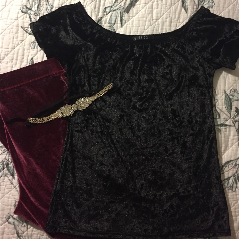 Off the shoulder velvet top potters pot