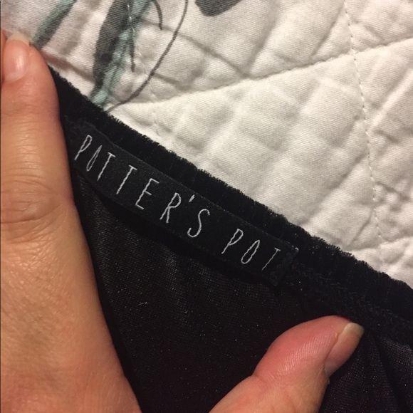 Off the shoulder velvet top potters pot - Picture 4 of 4