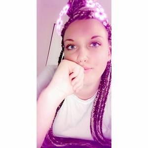 Meet your Posher, Alexis