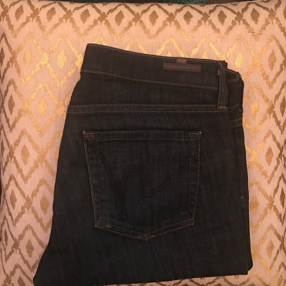 Citizens of Humanity Med Rise/Straight Leg jeans.