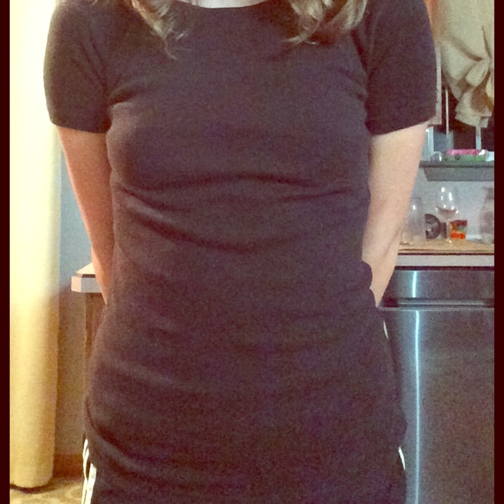 SOFT BLACK GAP SHIRT