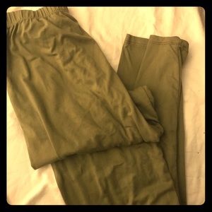 One size Lularoe leggings solid olive colored