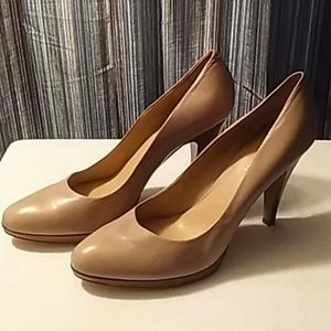 Gently used ladies  Rocha leather platform pumps