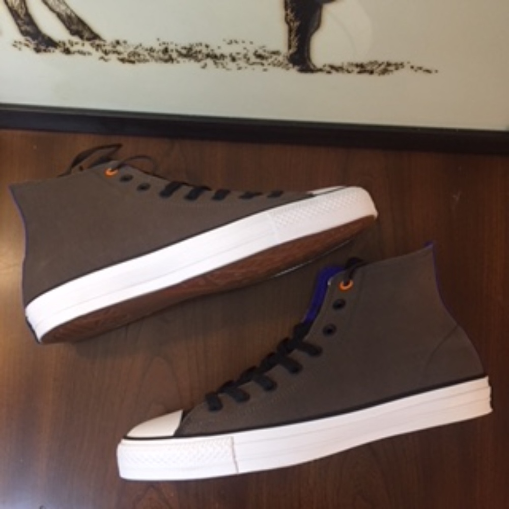 Chuck Taylor All Star Pro Leather Sneaker - Picture 4 of 6