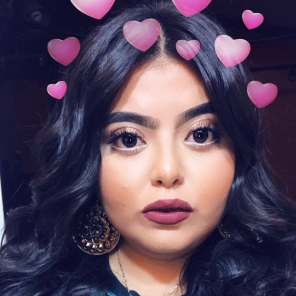 Meet your Posher, Crystal - Picture 2 of 2