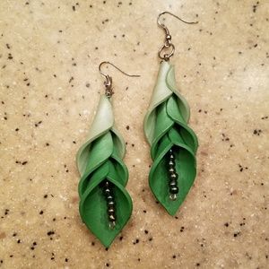 NWOT Green Unique Flower Earrings