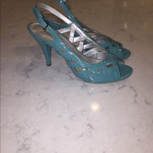 Bandolino teal peptide slingback heels