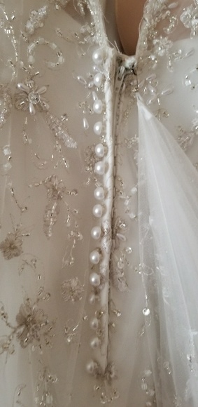 Maggie Sottero wedding dress - Picture 3 of 8