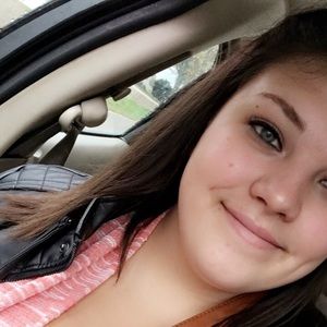 Meet your Posher, Cassie