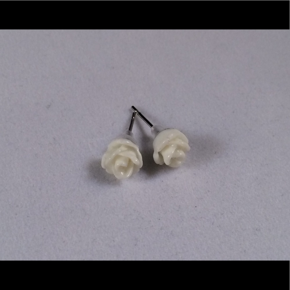 Small White Flower Earrings