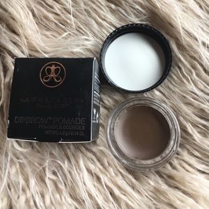 Anastasia Beverly Hills Dip Brow Pomade