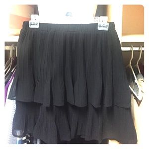 Pleated black skirt