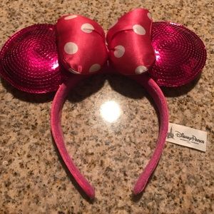 Minnie Mouse ears
