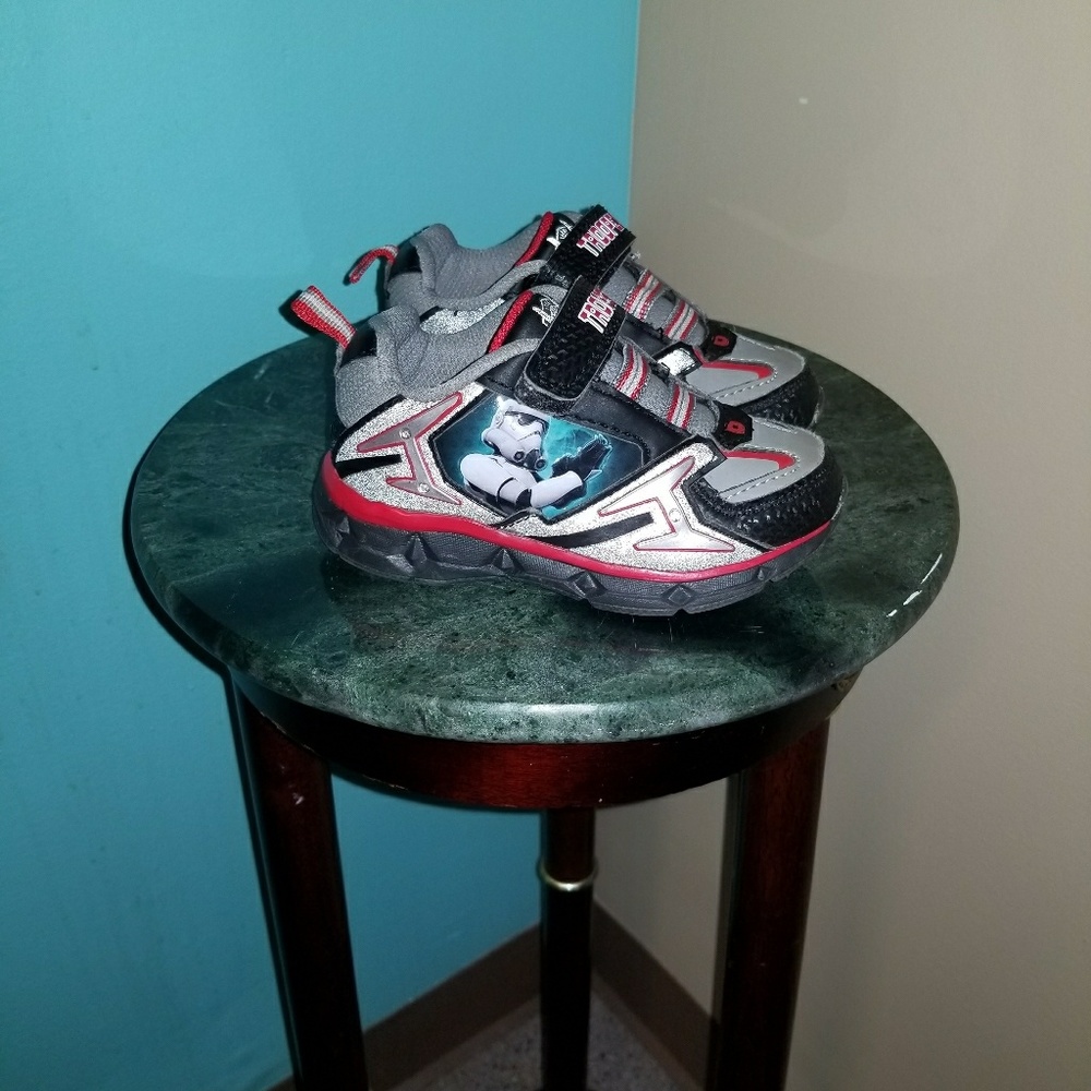 Boy's shoes