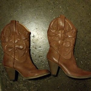 Brand new cowgirl boots