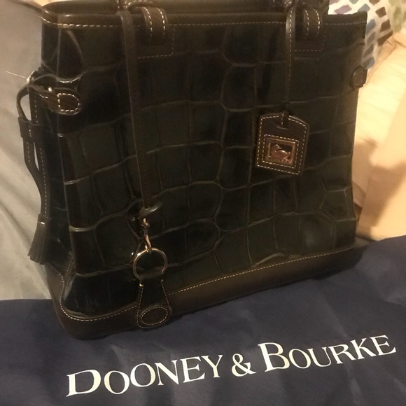 Dooney and Bourke Bag - Picture 1 of 8