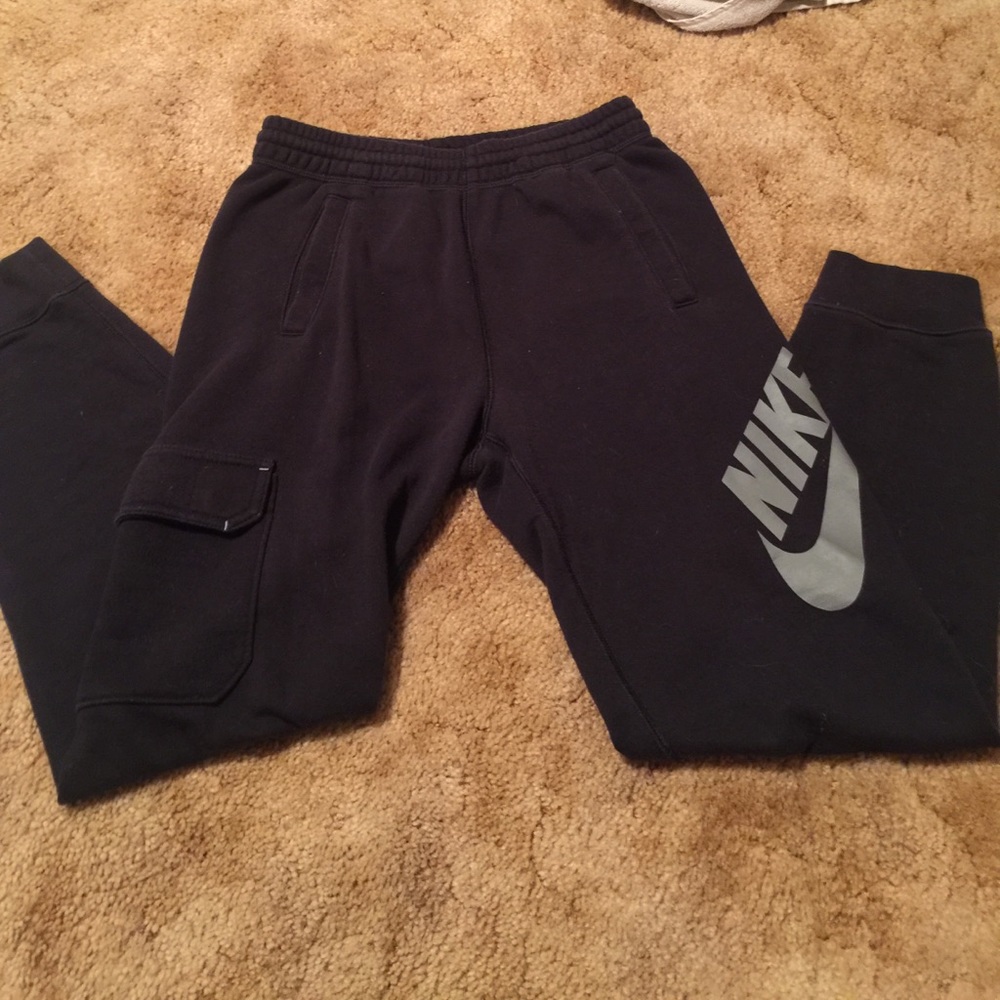 Boys nike sweatpants.