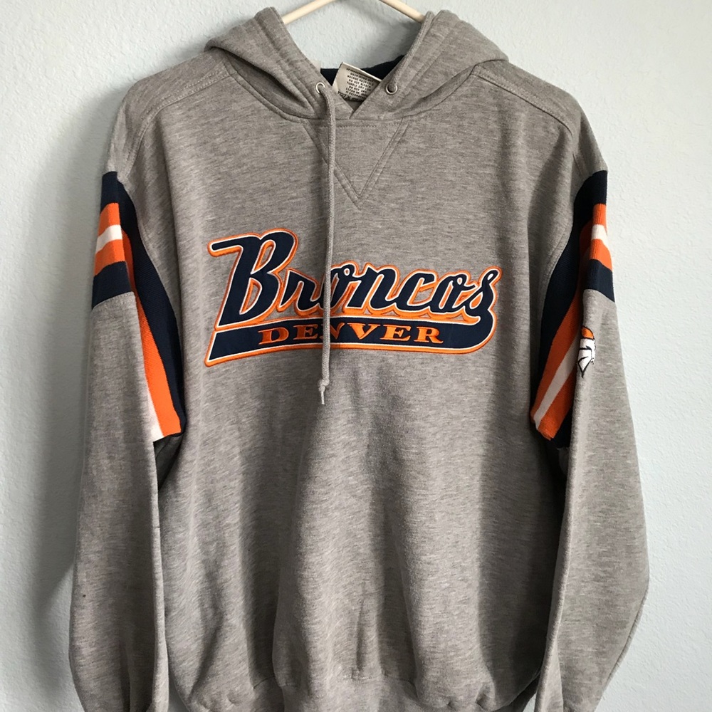 Lee sports broncos script
