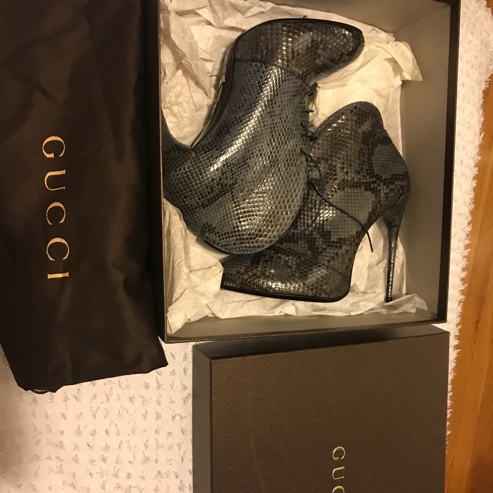 Gucci 🐍Caspien Blue Python Skin booties 37.5