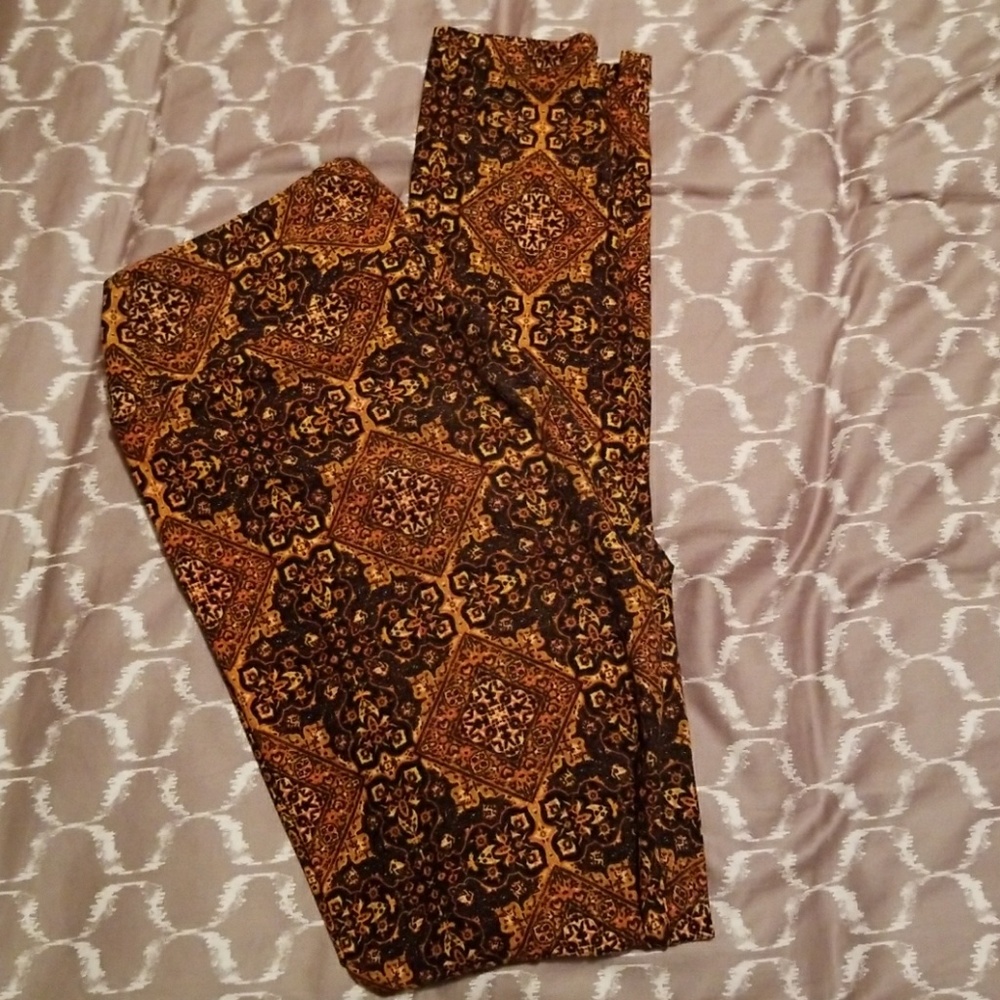 OS leggings.