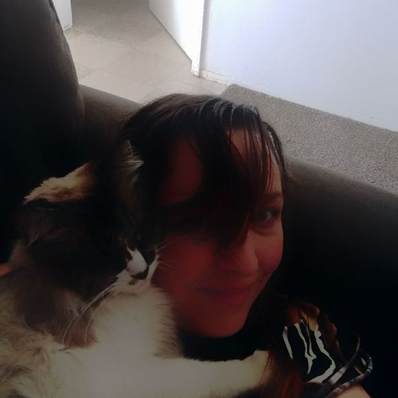 Meet your Posher, Amanda - Picture 1 of 1