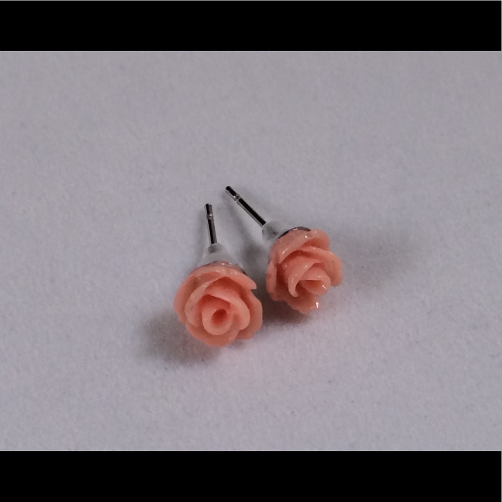 Small Light Pink Flower Earrings