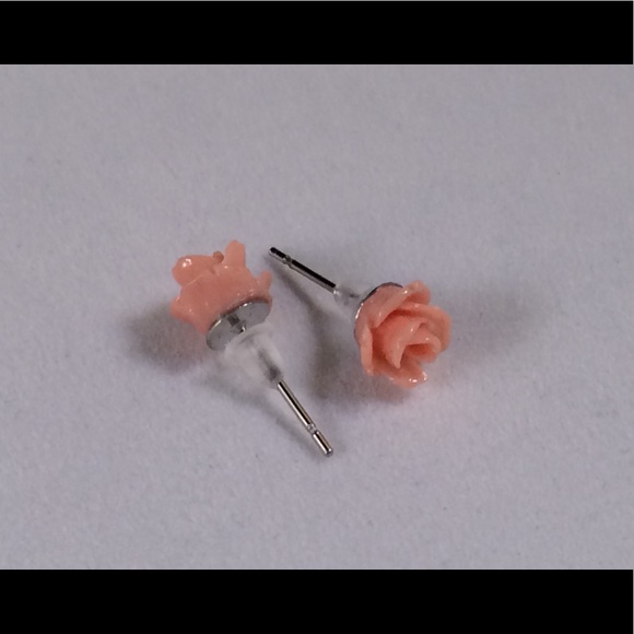Small Light Pink Flower Earrings - Picture 2 of 3