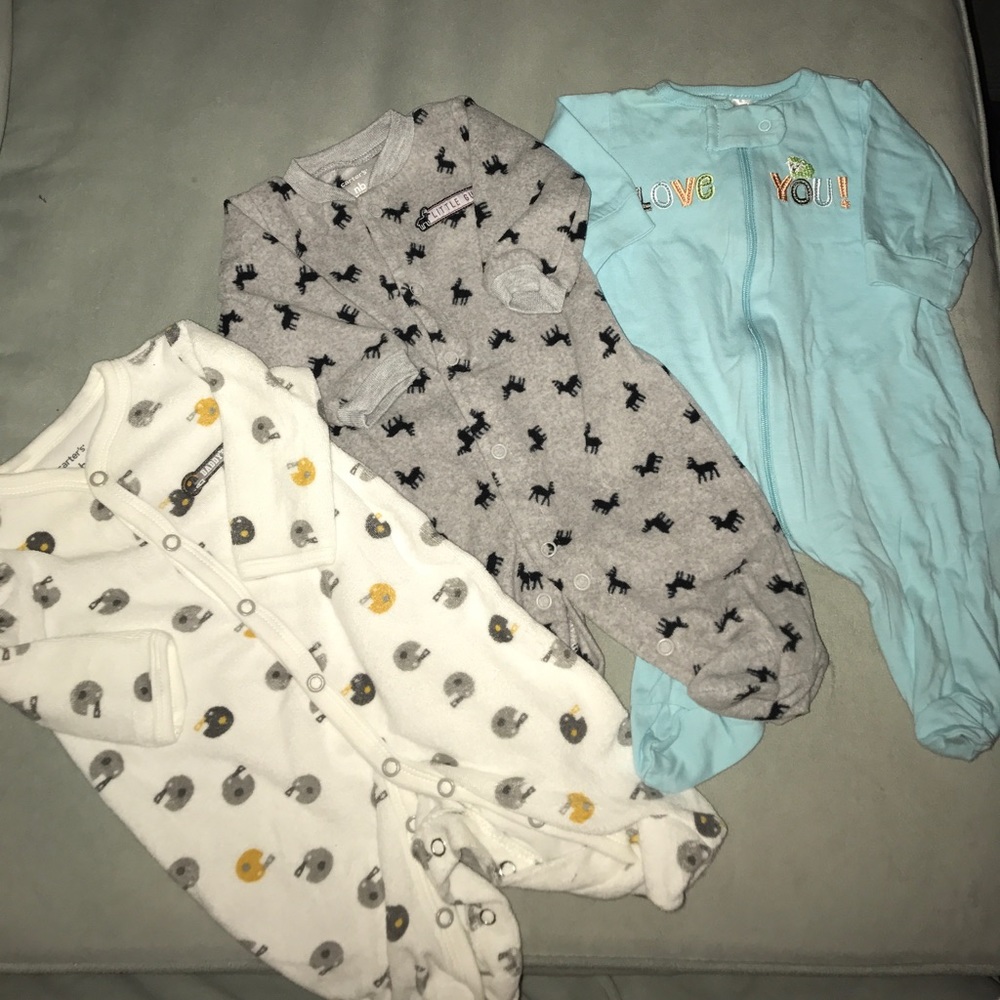 Bundle of 3 one-piece newborn footie outfits