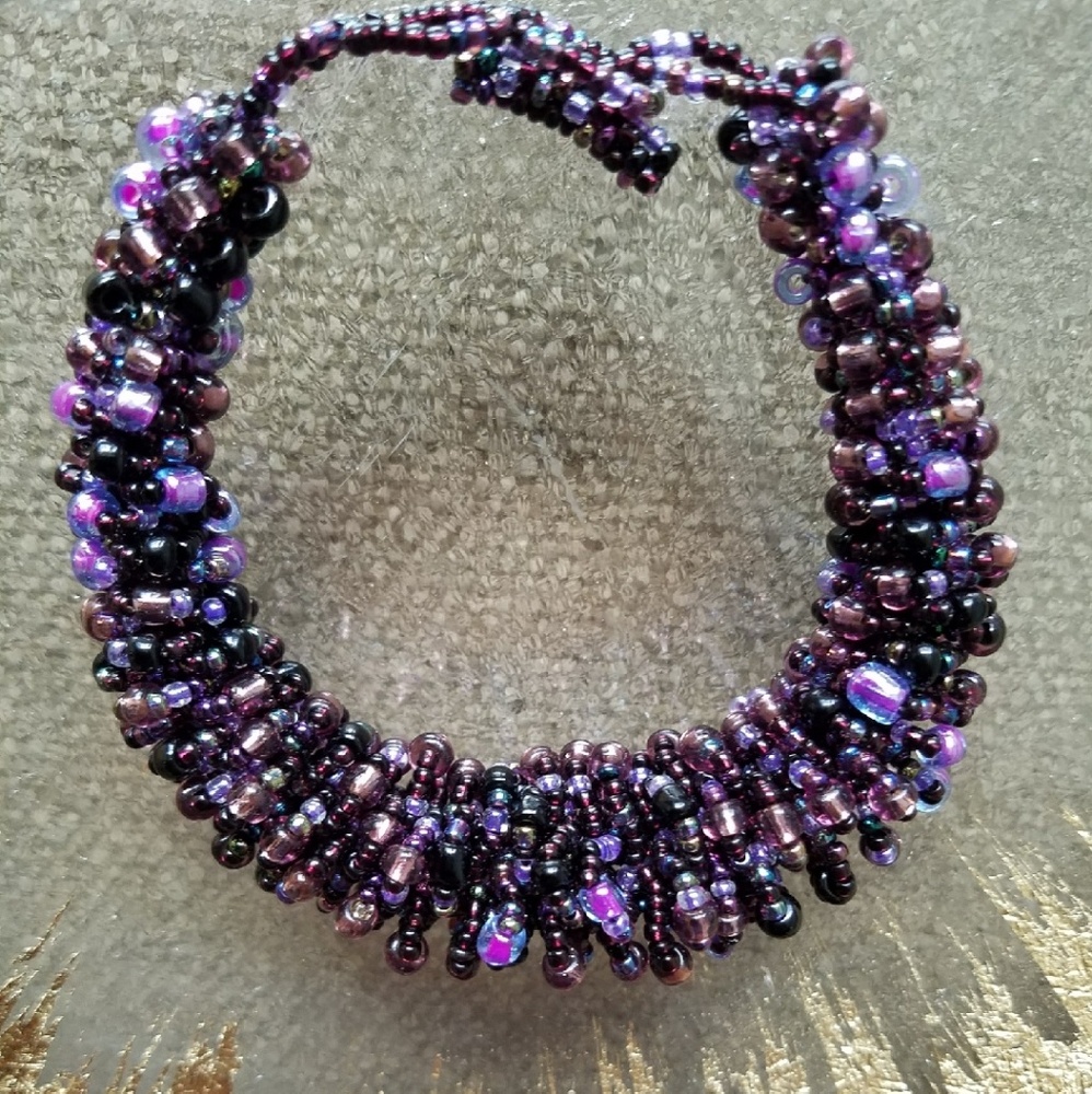 Beaded Neclace and bracelet set from Colombia - Picture 3 of 3