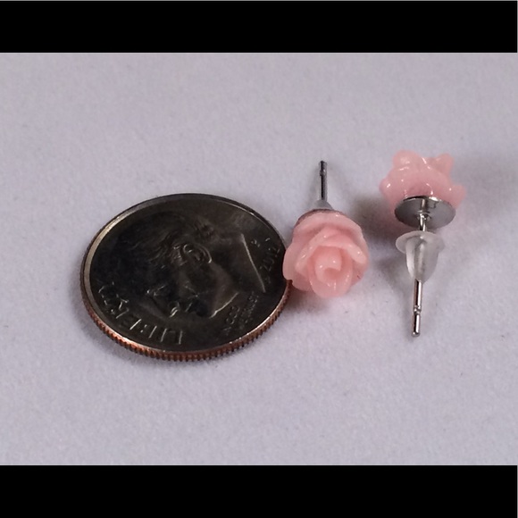 Small Yellow Flower Earrings - Picture 4 of 4