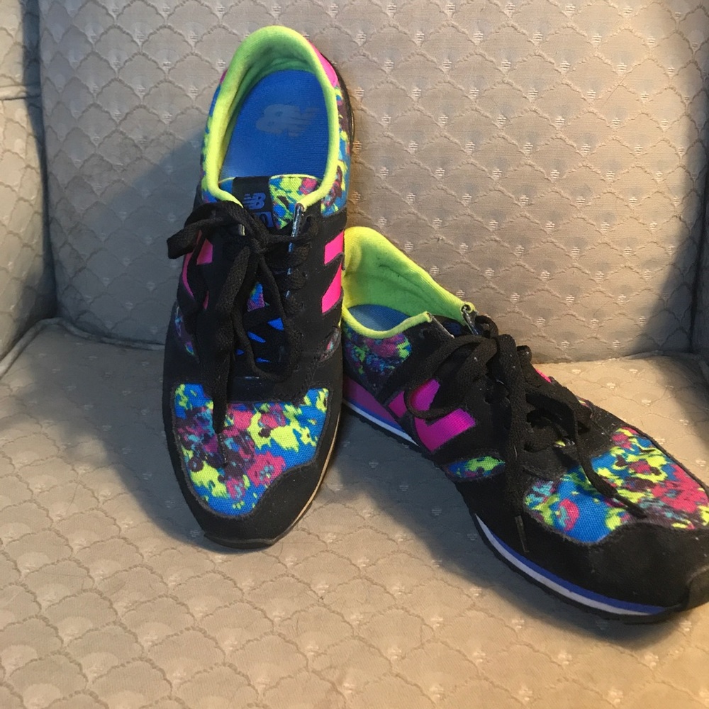 New Balance slightly worn bright tennis shoes