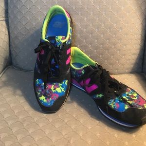 New Balance slightly worn bright tennis shoes