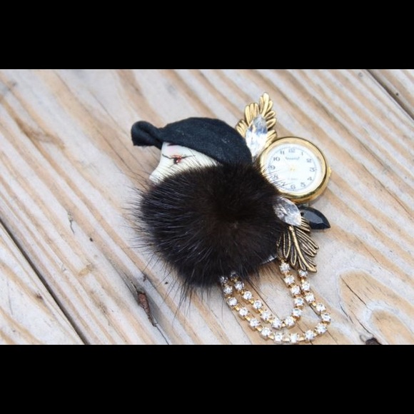 Vintage Accessories - ART DECO PORCELAIN FLAPPER /FUR BROOCH Watch😍😍
