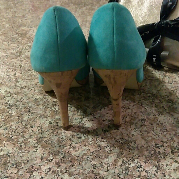 Women high heels, turquoise color. Size 6 - Picture 2 of 3
