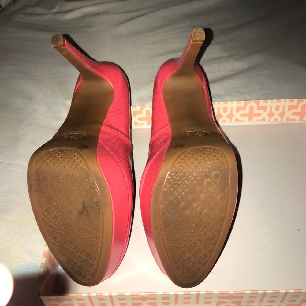 Pumps - Picture 3 of 3