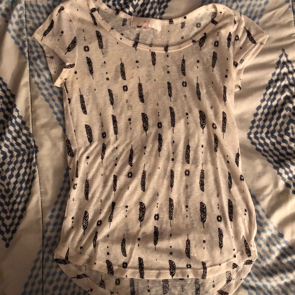 Cute wf brand feather T-shirt!